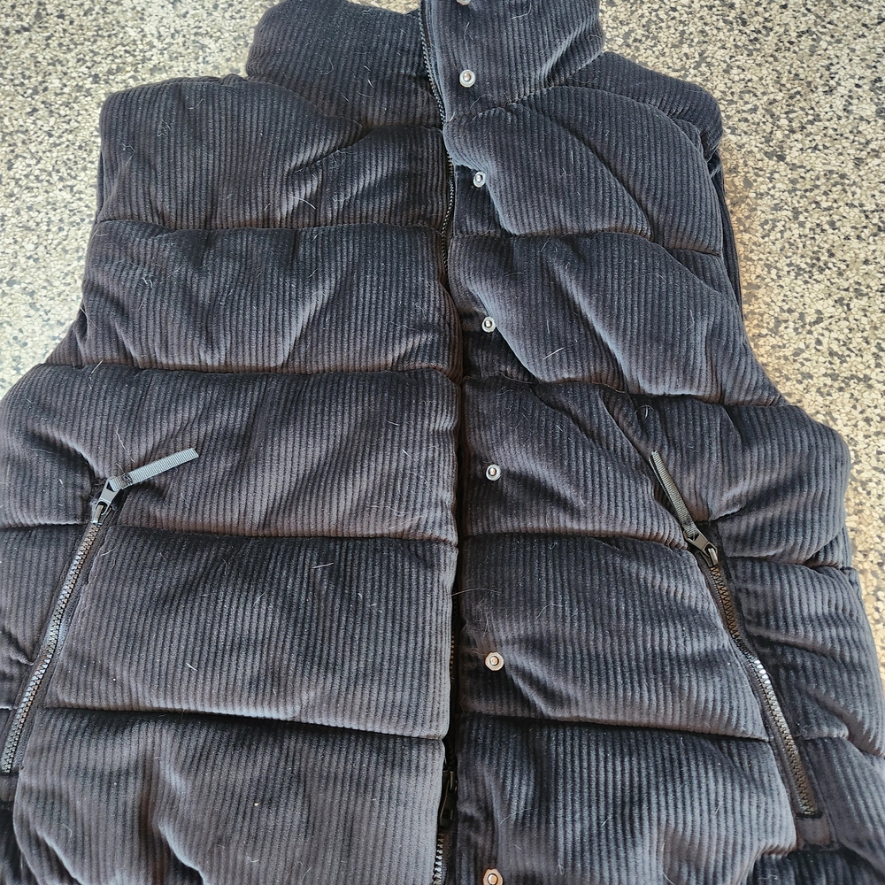 Avia Black Recycled Polyester Vest